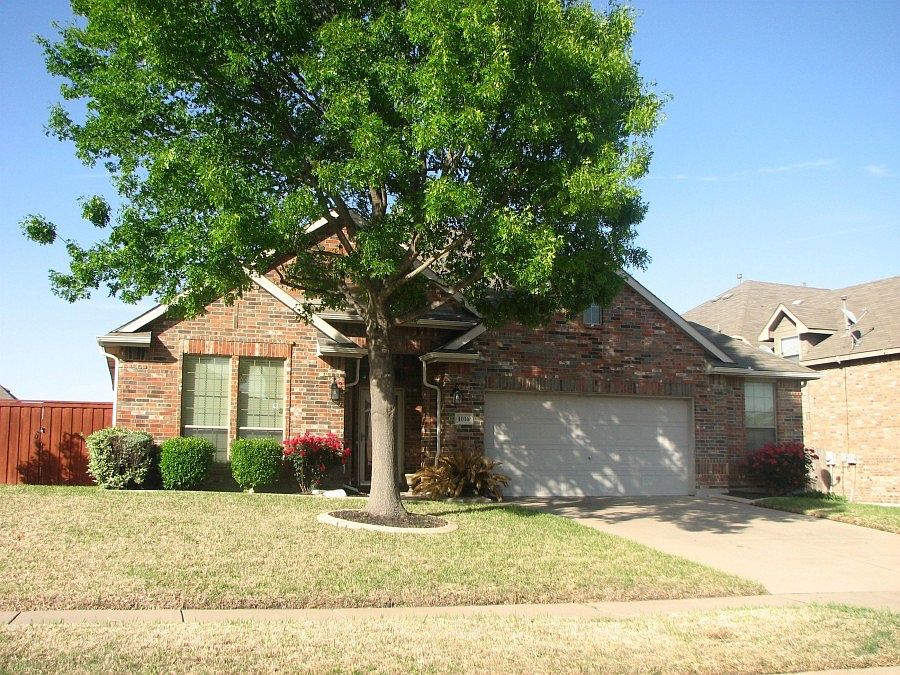 1st image of 1016 Bending Oak Dr