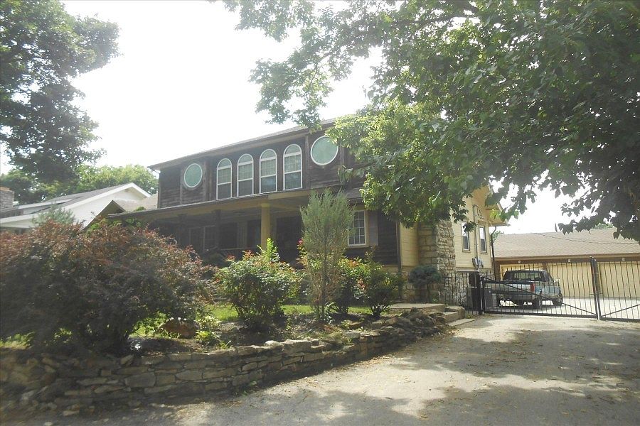 1st image of 7420 Forest Ave