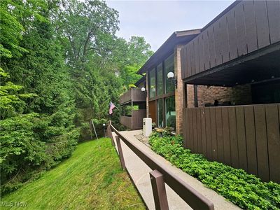 6830 Carriage Hill Dr #D-33, Brecksville, OH, 44141