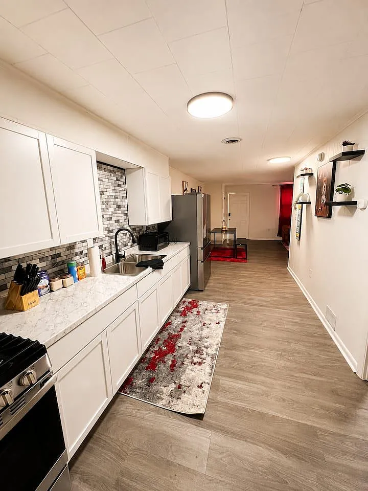 2 bed, $2,700 — Photo 2