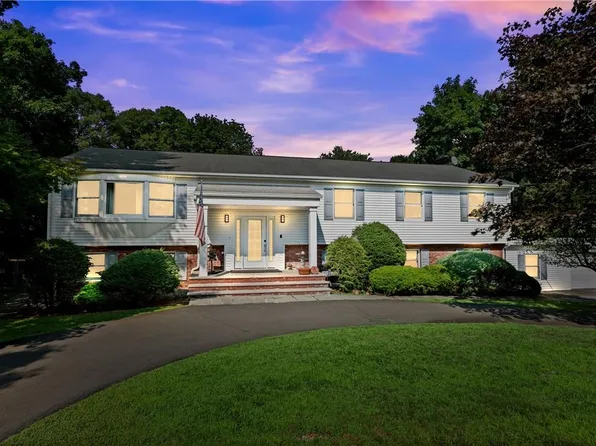 8 Rosemont Drive, New City, NY 10956