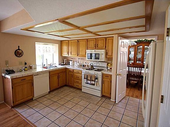 4th image of 1326 Pine Terrace Ct