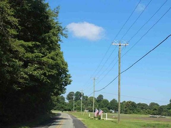 Exterior Neighborhood (street photo)