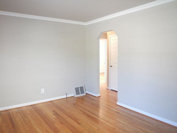 3rd image of 2306 E Lincoln Ave