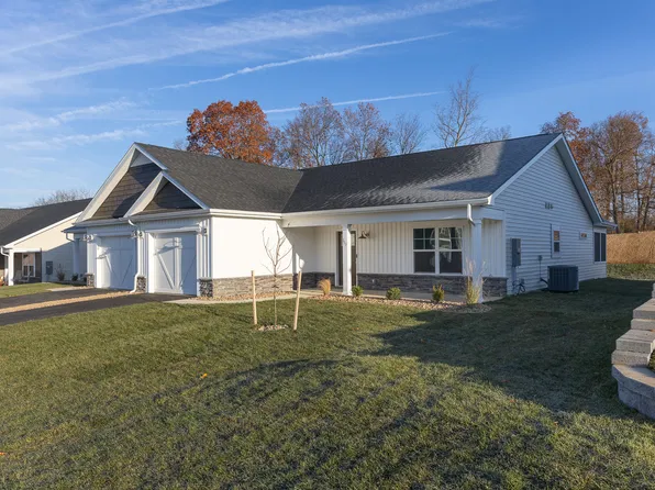 1065 Otero Ln, Hedgesville, WV 25427