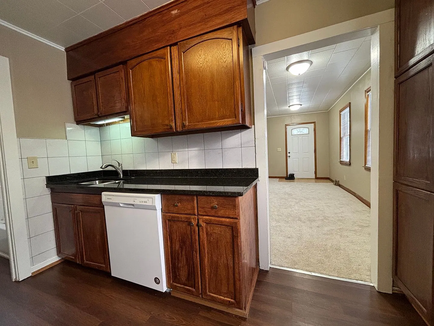 Phenomenal 2 Bedroom House In St. Paul Neighborhood! Apply Today! — Photo 1