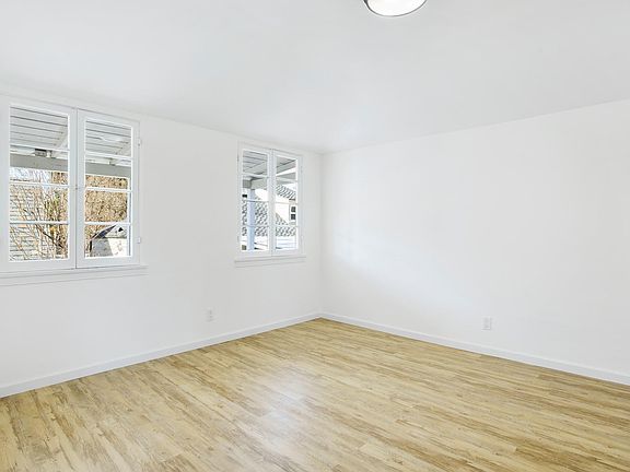 4th image of 4286 N Clybourn Ave