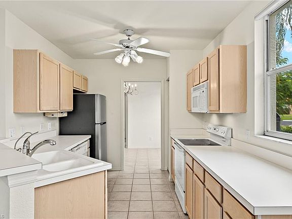 4th image of 9050 Las Maderas DR #101