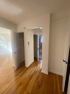 3rd image of 14055 Burden Cres APT 6A