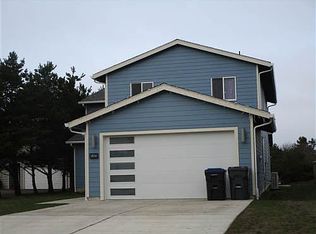 645 Ocean Shores Blvd SW, Ocean Shores, WA 98569