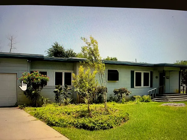 310 S 5th St, Rockport, TX 78382