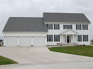 2319 Troon Cir NW, East Grand Forks, MN 56721