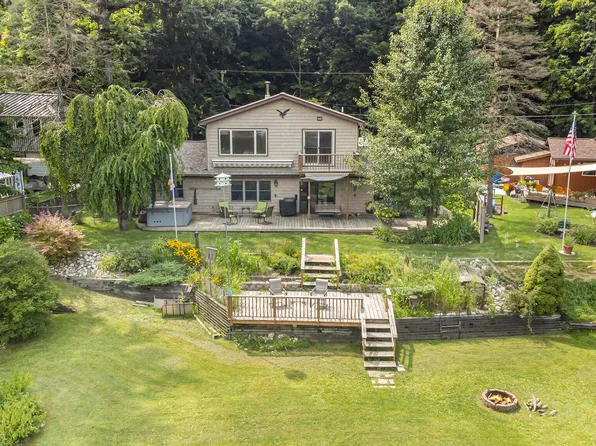 7628 S Main St, Newaygo, MI 49337