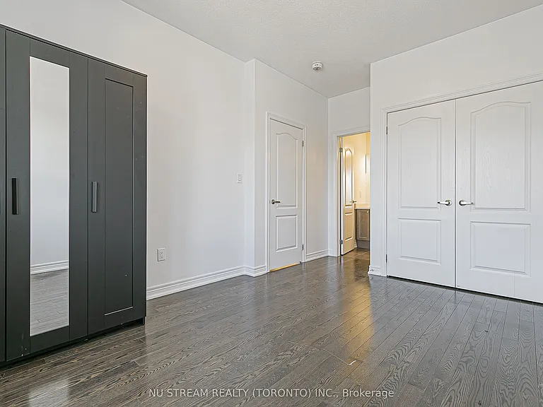 194 Paradelle Dr — Photo 35