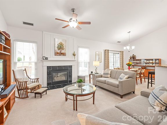 5th image of 6016 Creekview Ct