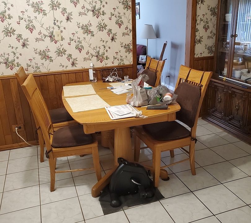 2nd image of 8847 S Talman Ave