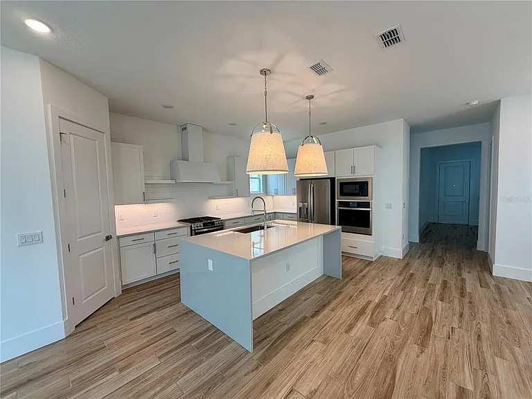 12438 Clear Sapphire Dr — Photo 7