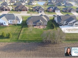 4401 Lynhurst Rd, Springfield, IL 62711