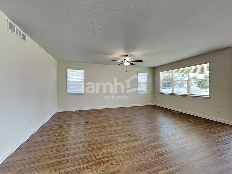 10204 Dogwood St — Photo 5