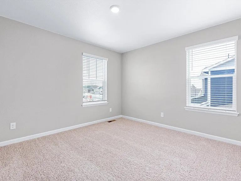 1573 Northcroft Dr — Photo 27