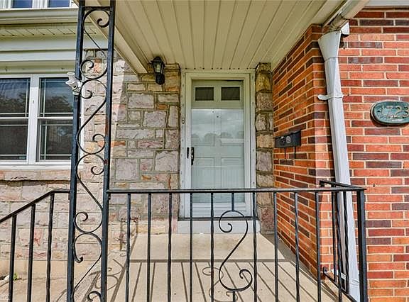 4th image of 1723 Easton Ave