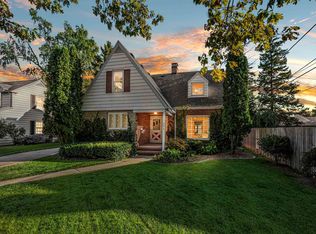 693 Congress Pl, Neenah, WI 54956