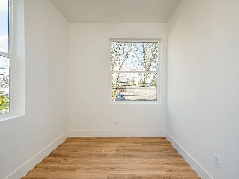 12094 SE Market St — Photo 16