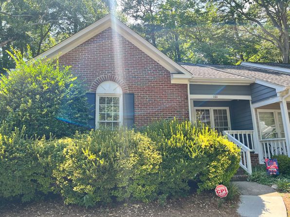 1101 Esher Ct