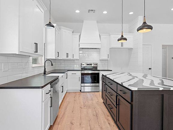 5th image of 44072 Easy St