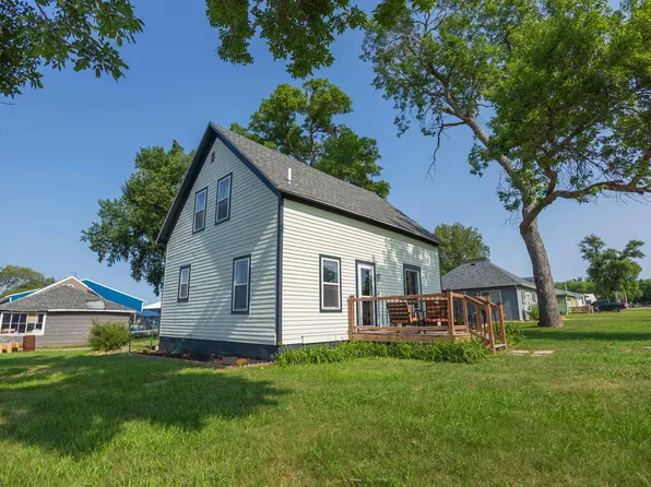 207 S Oaks Ave, Hartford, SD 57033
