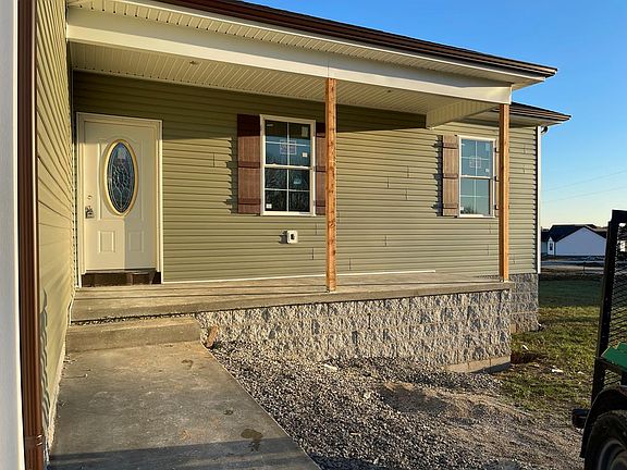 3rd image of 140 Riverbend Dr