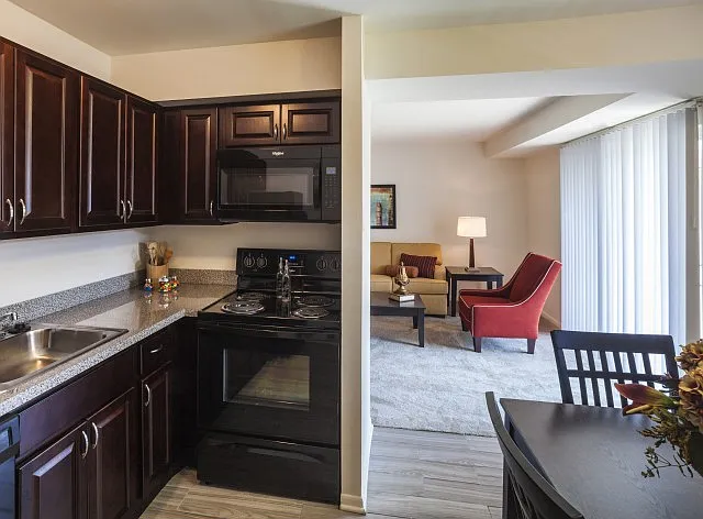 Orangewood Apartments — Photo 9