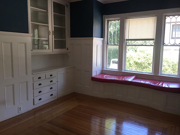 5th image of 390 Lloyd Ave #1