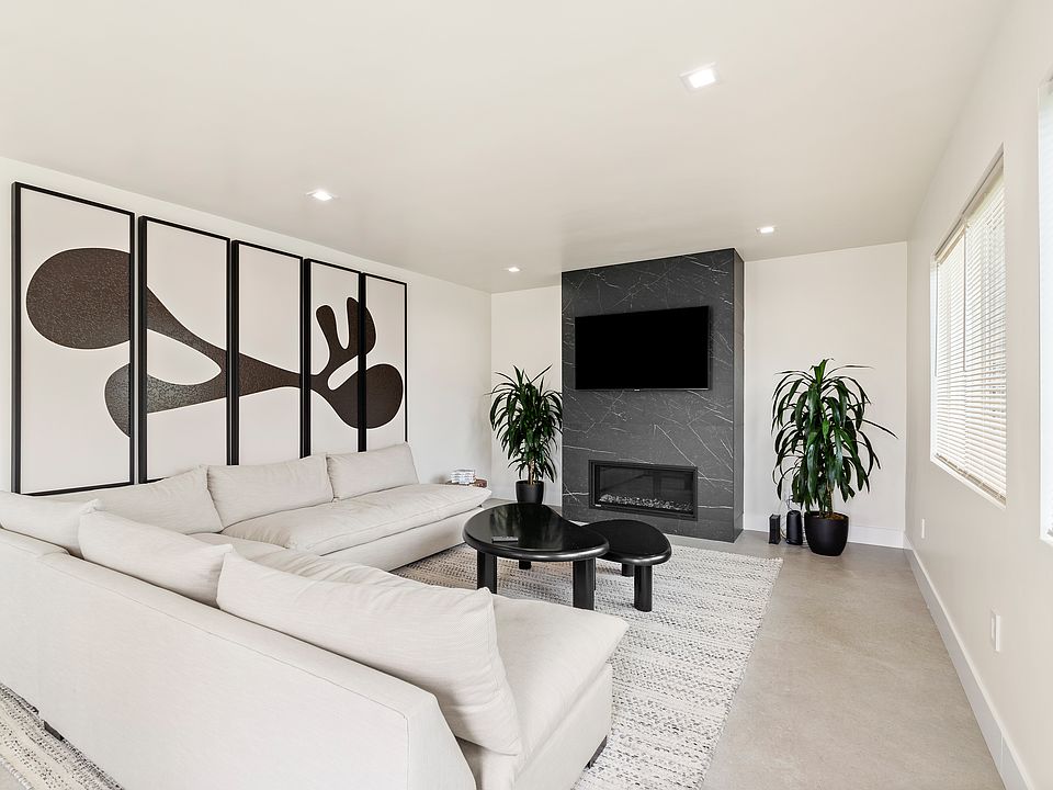 1st image of 4936-38 Crystal Dr #4938