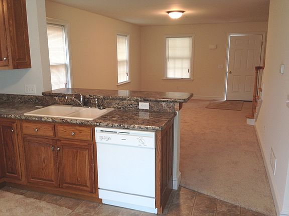 Kitchen and Living Room_10102014