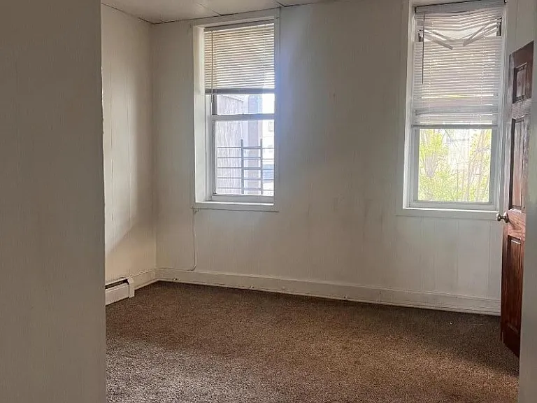 190 Heckel St #2 — Photo 5