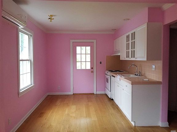 4th image of 3371 De Mott Pl
