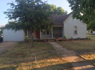621 E Caddo St, Cordell, OK 73632