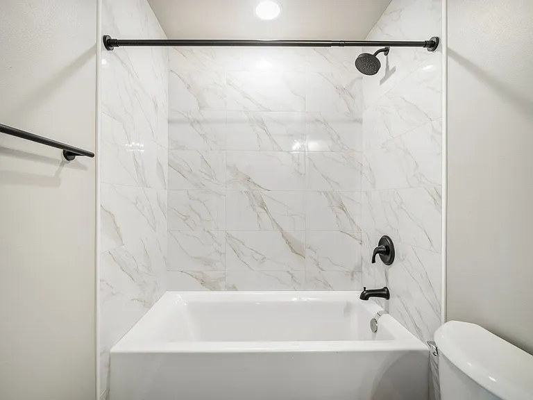 8411 N James Ct — Photo 18