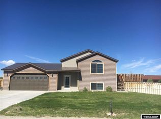 143 Safari Dr, Saratoga, WY 82331