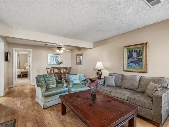 12606 W 110th Ter, Overland Park, KS 66210
