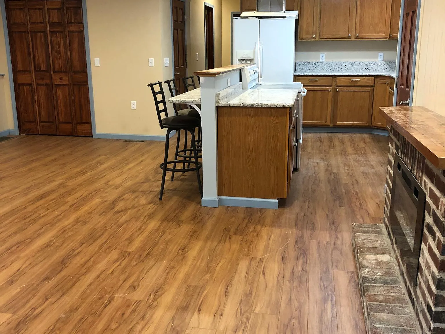 2 bed, 1200 sqft, $1,800 — Photo 2