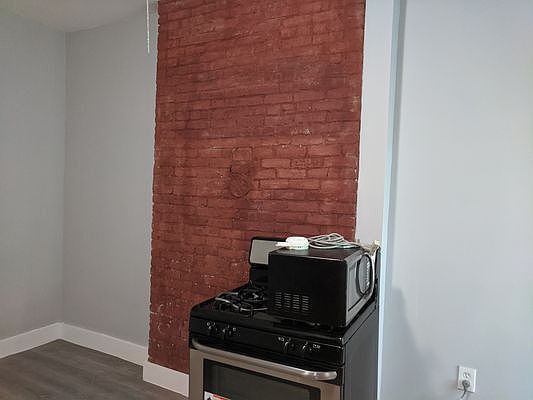 2nd image of 422 E 148th St #3R