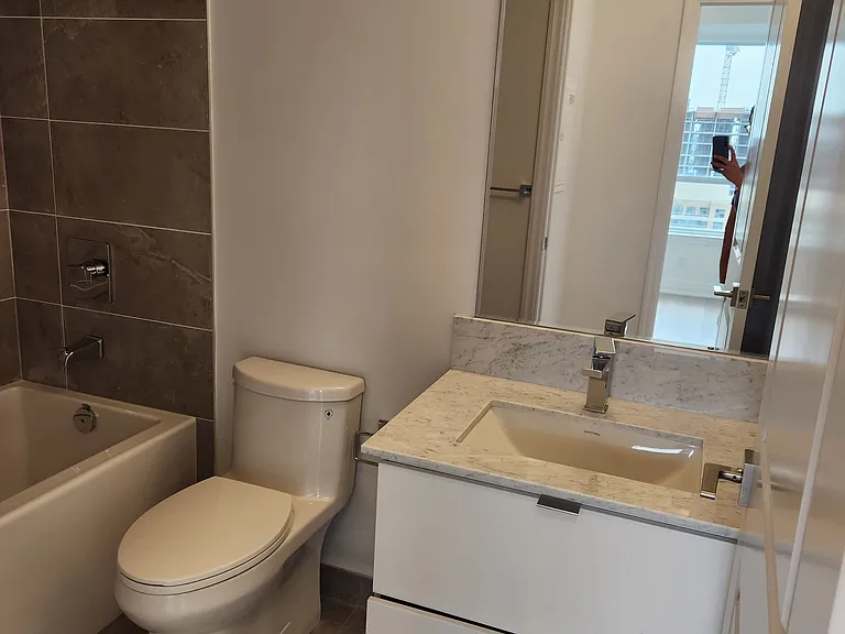 36 Elm Dr W #2810 — Photo 8