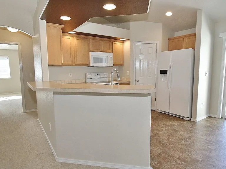 2525 N Blueblossom Dr — Photo 10