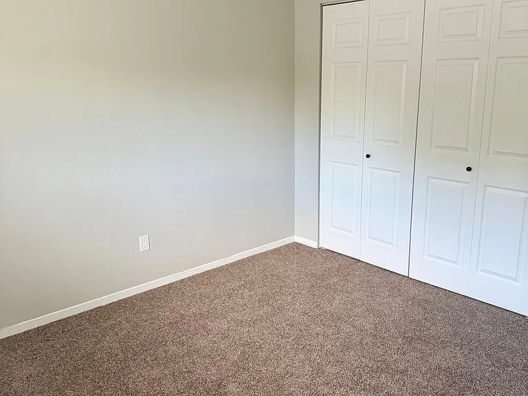 Cottonwood Creek Apartments — Photo 28