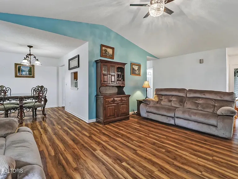 144 Pomeroy Dr — Photo 30
