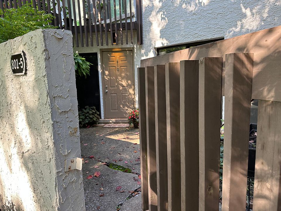 1st image of 801 Stratford Dr APT 5