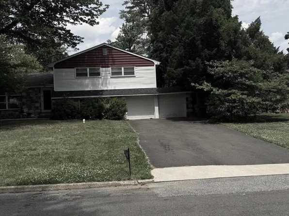 1105 Rock Creek Dr, Wyncote, PA 19095