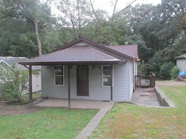 264 Sylvan Ln photo 1